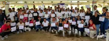 Comunidades indígenas del Guaviare recibiendo diploma