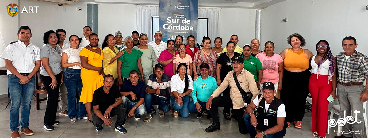 Integrantes de la mesa comunitaria de Montelíbano