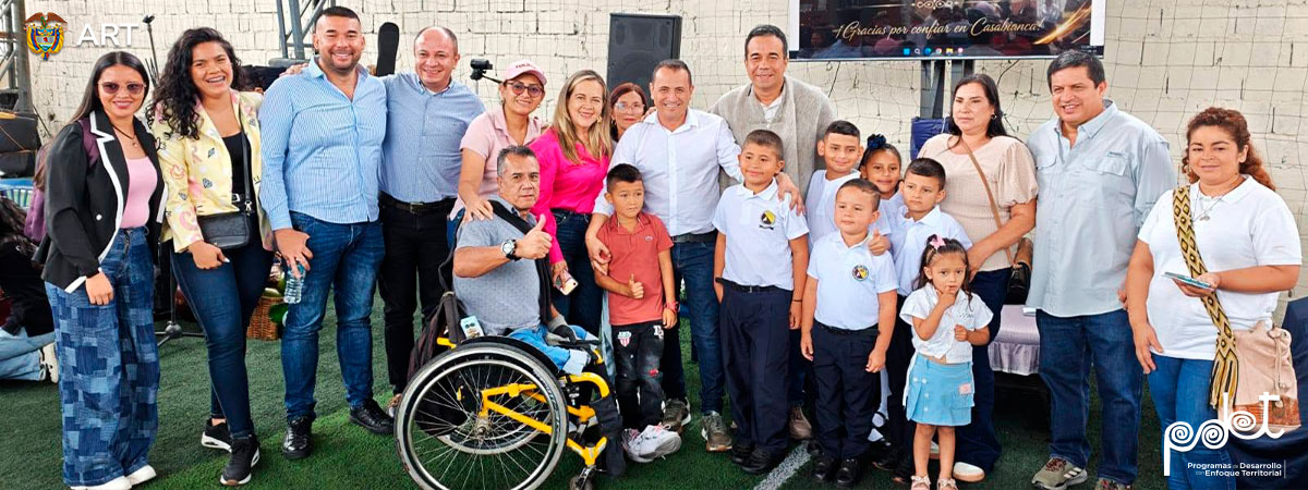 Niños de Casabianca en entrega de implementos deportivos