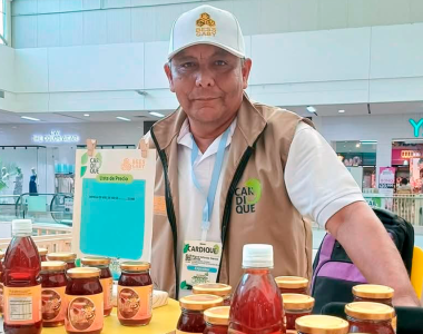 Montes de María, tierra de esperanza: Miguel García endulza el territorio con miel artesanal