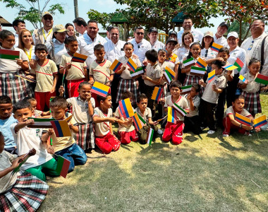 El Gobierno del Cambio y la empresa Sierra Col Energy entregan obras y mobiliario a 27 escuelas rurales en Arauquita