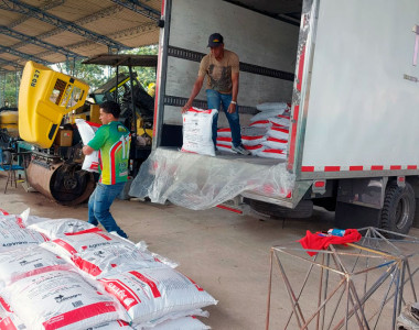 Amalfi, municipio de Antioquia, fortalece su producción cacaotera con más de 110 toneladas de insumos agrícolas
