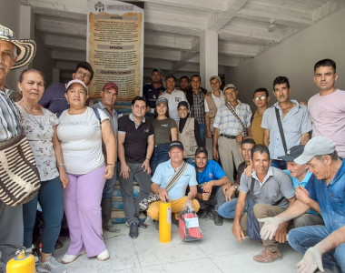 Comunidades de Hacarí recibiendo insumos agrícolas