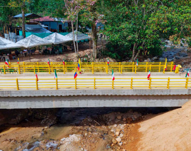 Gobierno del Cambio entrega puente vehicular Rubí - La Estrella en Planadas, una obra histórica para el sur del Tolima