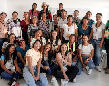 Mujeres tejedoras de paz: voces femeninas en los PATR del Sur del Tolima