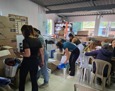 Agricultores de Anorí con equipos y herramientas entregados