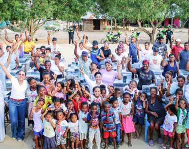 Comunidad de San Onofre en entrega de estufas