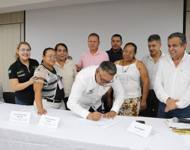 firma de una histórica acta de compromisos