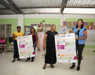 Mujeres parteras en encuentro