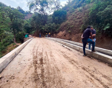 Puente construido en un 90%
