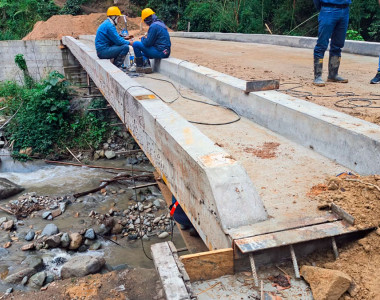Puente construido en un 90%