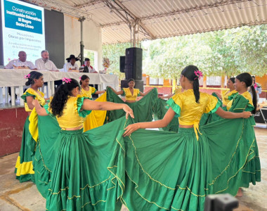 Comunidades de El Bagre en evento de primera piedra