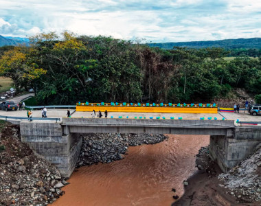 Puente construido en Chaparral, Tolima