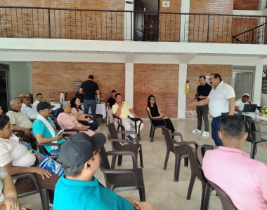 Integrantes de la mesa comunitaria de Rioblanco
