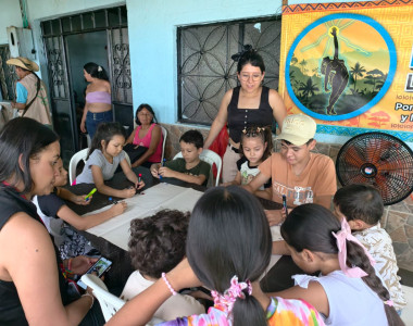 Niños y niñas participando en la formulación del plan de vida