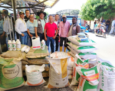Cacaocultores afro en entrega de insumos agrícolas