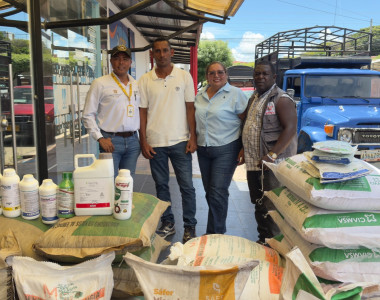 Cacaocultores afro en entrega de insumos agrícolas