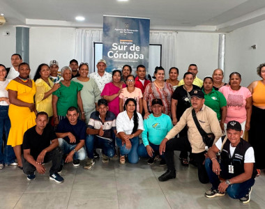 Integrantes de la mesa comunitaria de Montelíbano