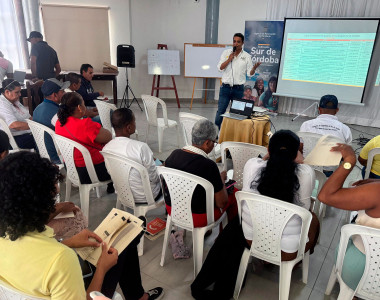 Integrantes de la mesa comunitaria de Montelíbano
