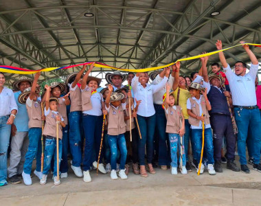 Comunidad indígena Guaimí en entrega de proyecto