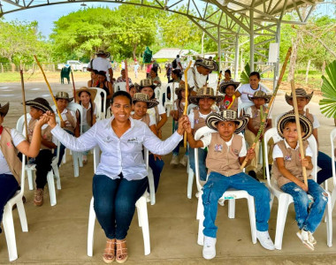 Comunidad indígena Guaimí en entrega de proyecto