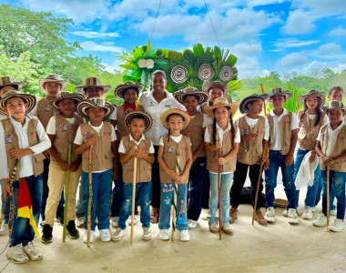 Comunidad indígena Guaimí en entrega de proyecto