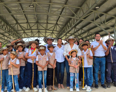 Comunidad indígena Guaimí en entrega de proyecto