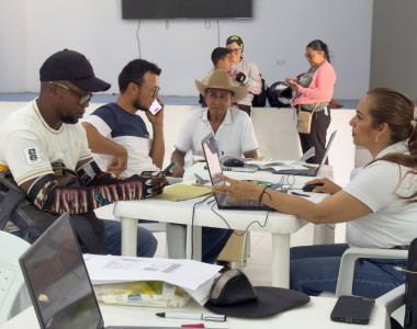 Apicultores participando en caracterización