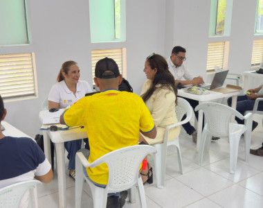 Apicultores participando en caracterización