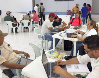 Apicultores participando en caracterización