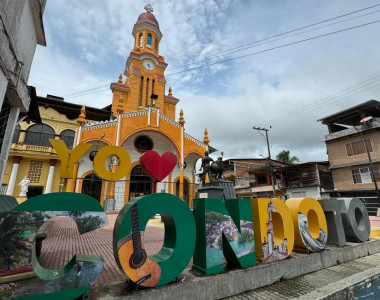 Plaza central del municipio de Condoto