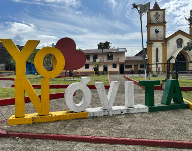 Plaza central del municipio de Novita
