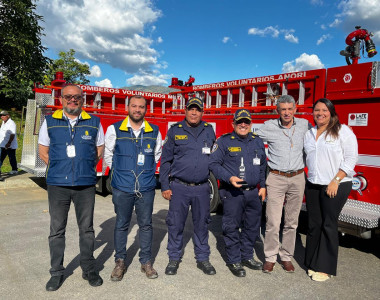 Entrega de carros de bomberos