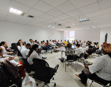 Funcionarios de la ART y trabajadores de sedes educativas de municipios de Montes de María