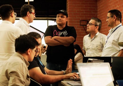 Gobierno del Cambio fortalece capacidades en Caquetá y Huila para la gestión de regalías en municipios PDET