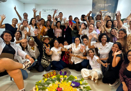 Mujeres de Córdoba participando en el encuentro subregional de mujer y género
