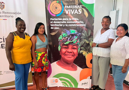 Mujeres afrodescendientes en evento de parterías vivas