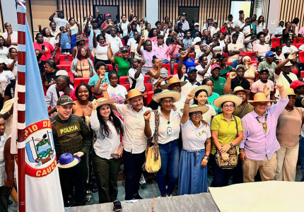 Consejo Comunitario del Río Juaguí recibiendo restitución de sus tierras