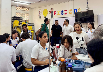 La ART fortalece la articulación regional en la entrega de laboratorios de física y química para instituciones educativas de Antioquia
