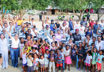 Comunidad de San Onofre en entrega de estufas