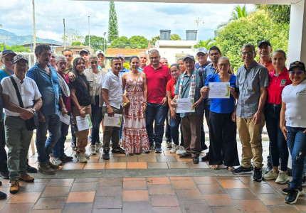Comunidades paneleras de Sardinata en entrega del proyecto