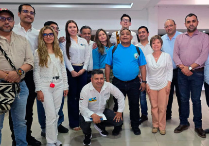 Funcionarios del gobierno nacional en socialización de avances de obra