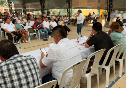 Director de la ART le habla a la comunidad en el PATR de Arauca
