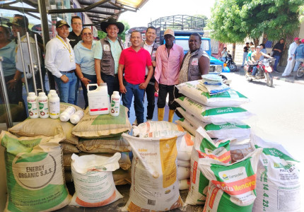 Cacaocultores afro en entrega de insumos agrícolas