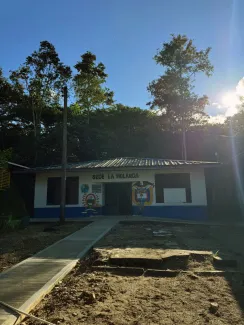 Exterior de la Escuela La Holanda