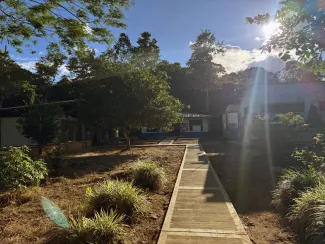 Camino hacia la Escuela La Holanda