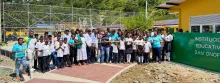 Estudiantes del Centro Educativos San Onofre en la entrega de la obra de mejoramiento