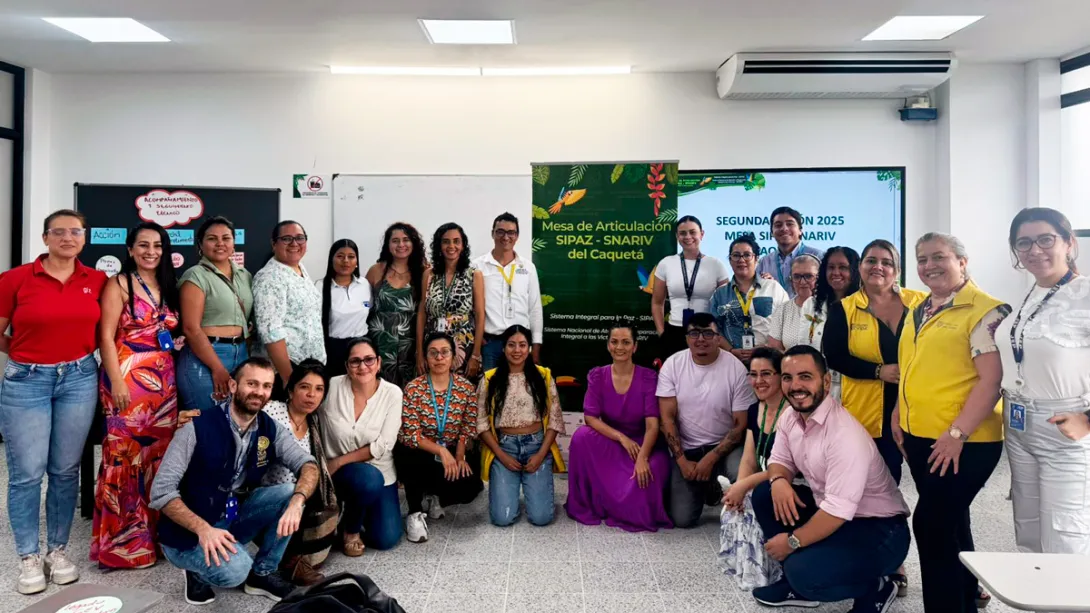 Representantes de la Mesa del Sistema Integral para la Paz (SIPAZ) y el Sistema Nacional de Atención y Reparación Integral a las Víctimas (SNARIV).