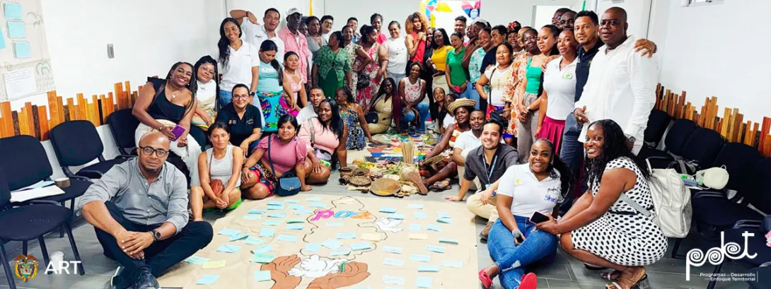 Mujeres afrodescendientes, indígenas y personas LGBTIQ del Chocó participando en el encuentro de género