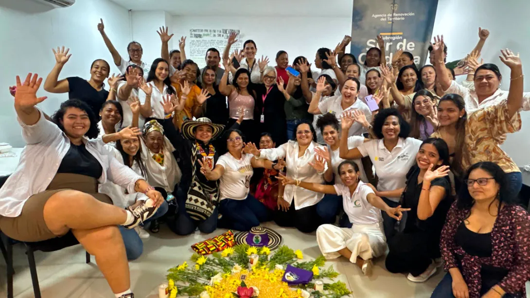 Mujeres de Córdoba participando en el encuentro subregional de mujer y género